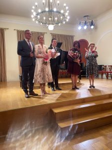 Sass Kortsák Edina Széchényi Lions Club elnök, Hunyadi János Első Budapest-Gödöllő Lions Club elnök, Miklósa Erika és Balázs János művészek, valamint a műsorvezető