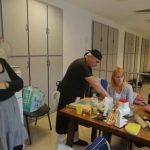 Maurizio keze nem látszik, de a tésztát készítette elő a gyúráshoz